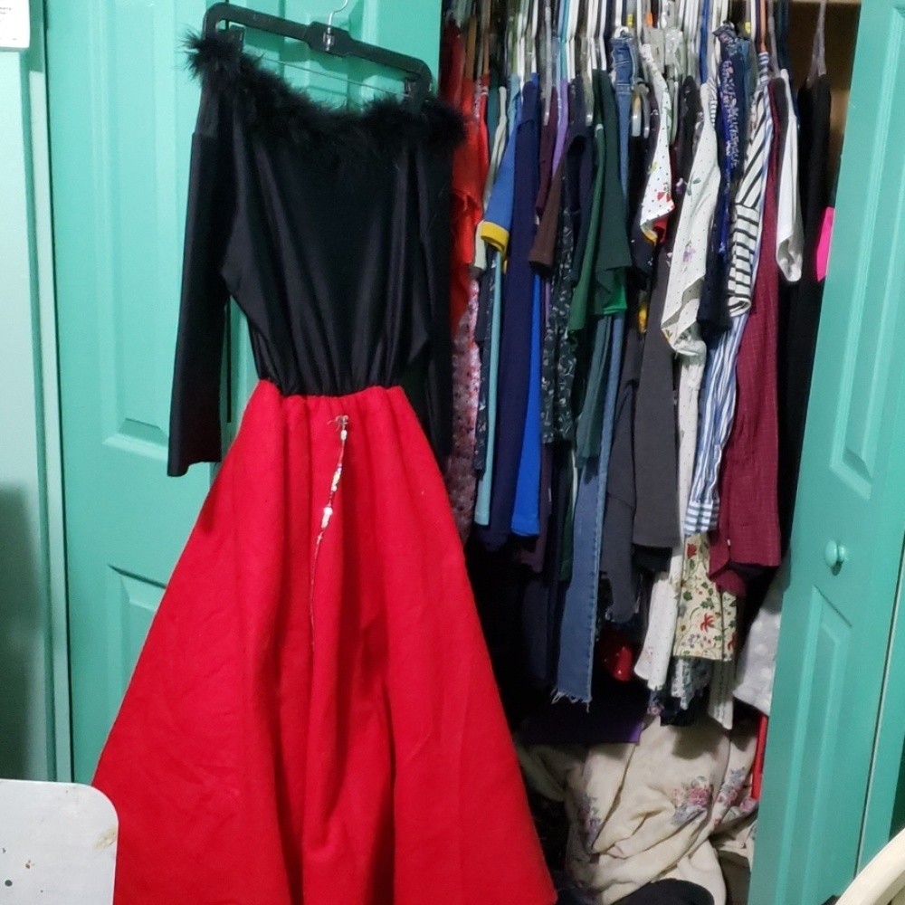 PLUS + Off the shoulder 50's puddle girl costume